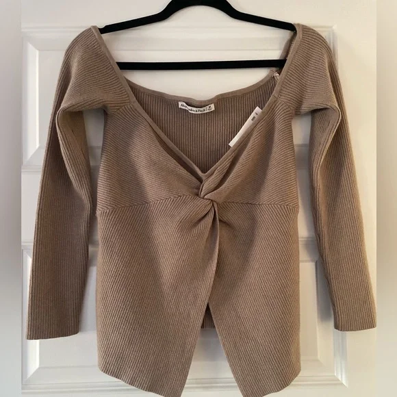Abercrombie & Fitch Off-Shoulder Twist Sweater, tan, medium - Picture 3 of 8
